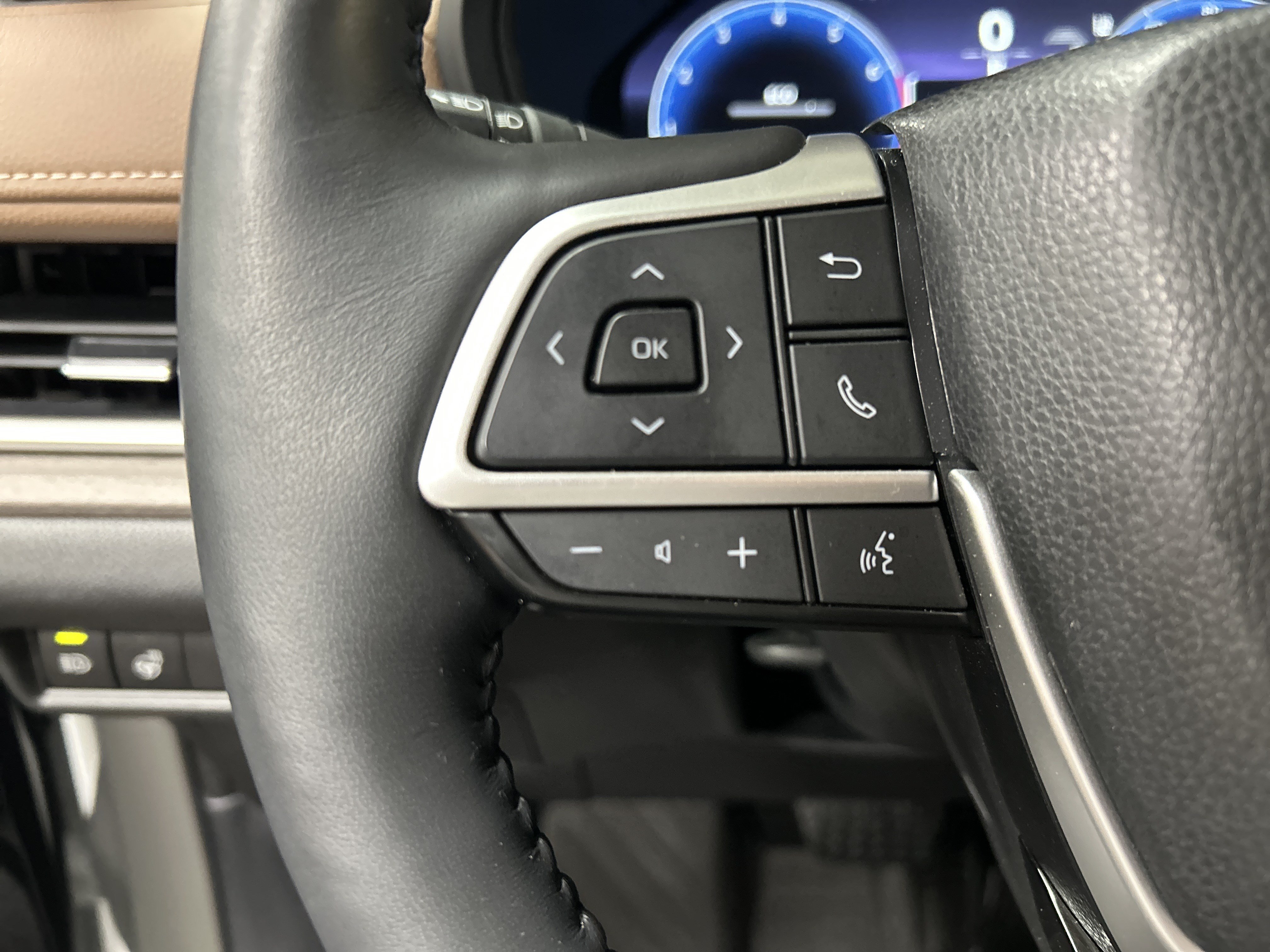 Used 2025 Toyota Grand Highlander AWD image 21