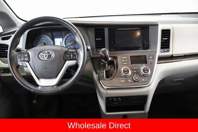 Used 2017 Toyota Sienna XLE w/ XLE Navigation Package AWD/4WD image 14