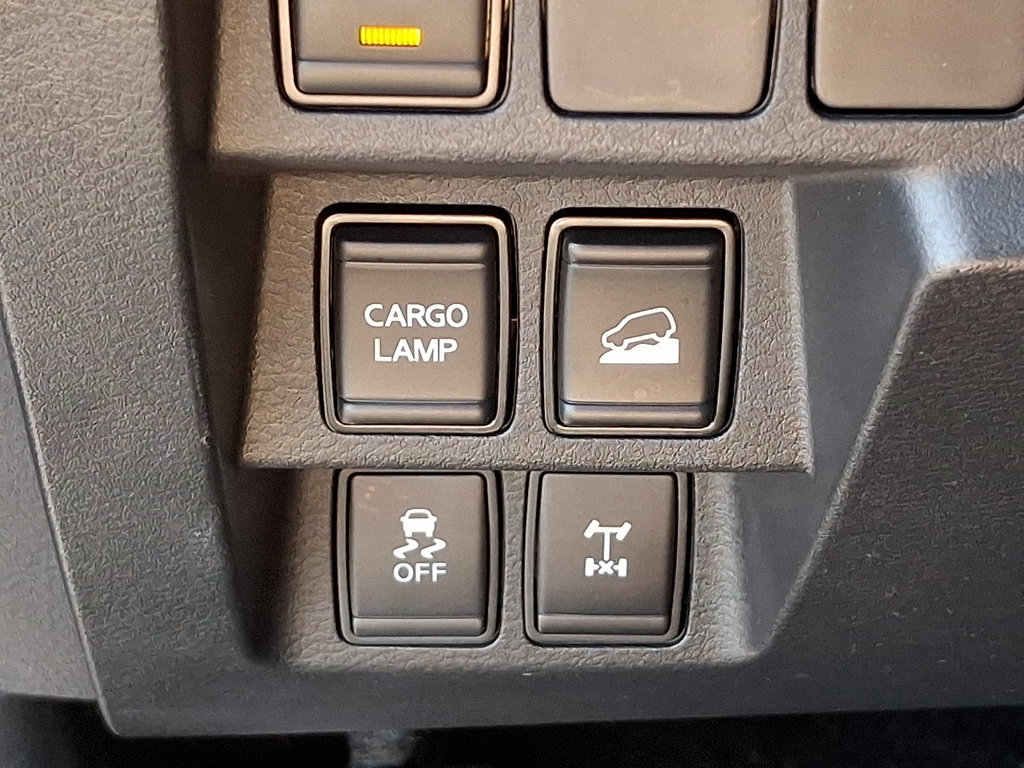 Used 2022 Nissan Frontier PRO-4X AWD/4WD image 24