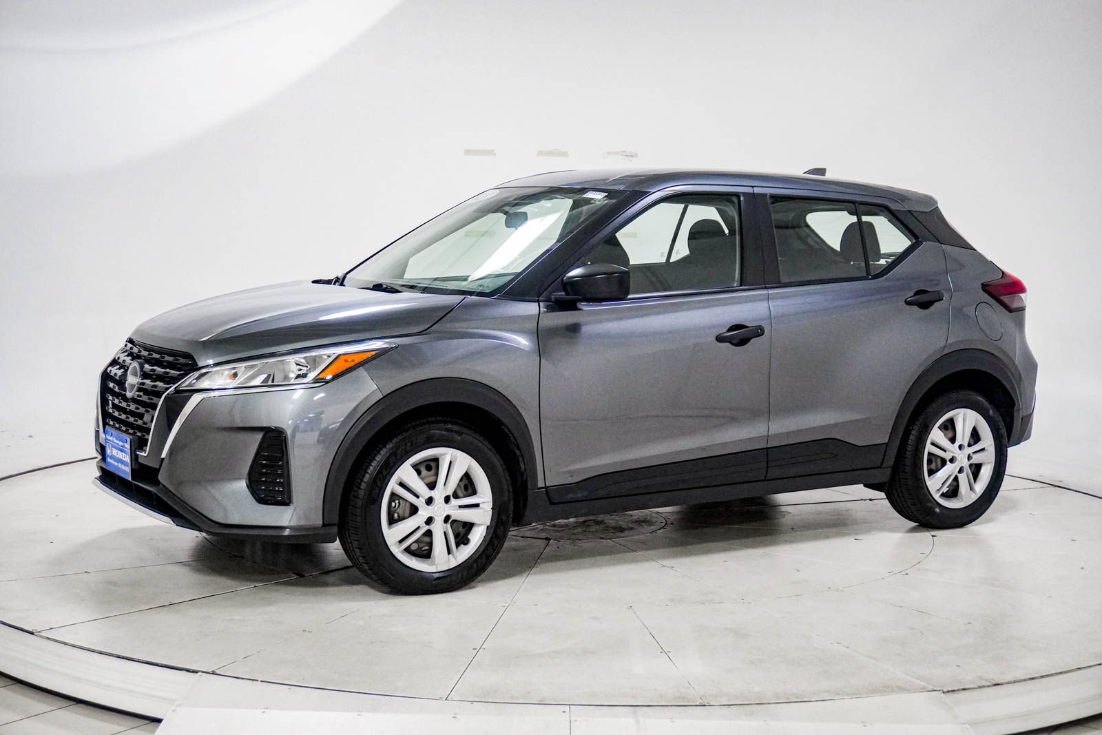 Used 2023 Nissan Kicks S FWD image 4