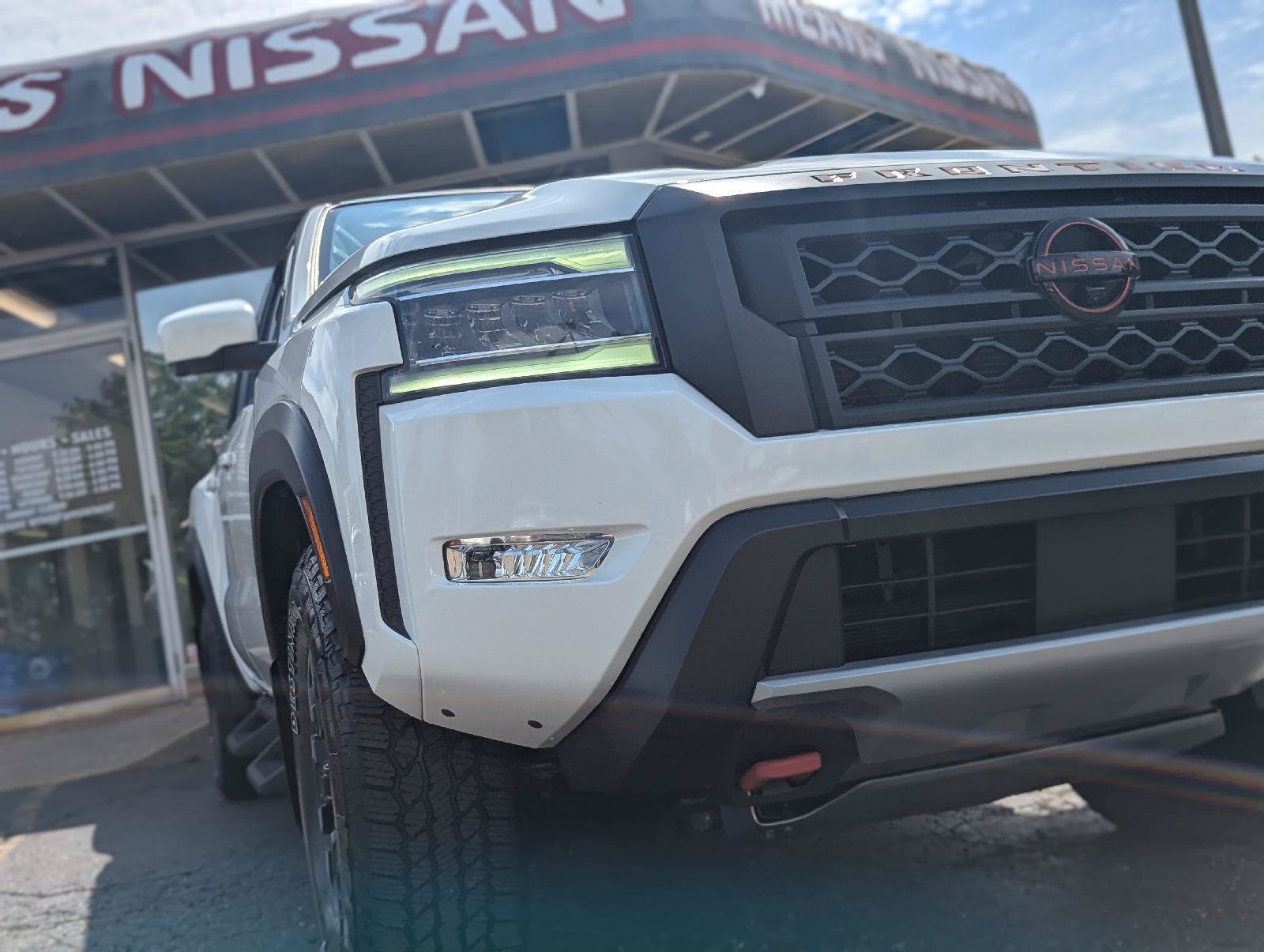 Used 2023 Nissan Frontier PRO-4X w/ Pro Convenience Package AWD/4WD image 13