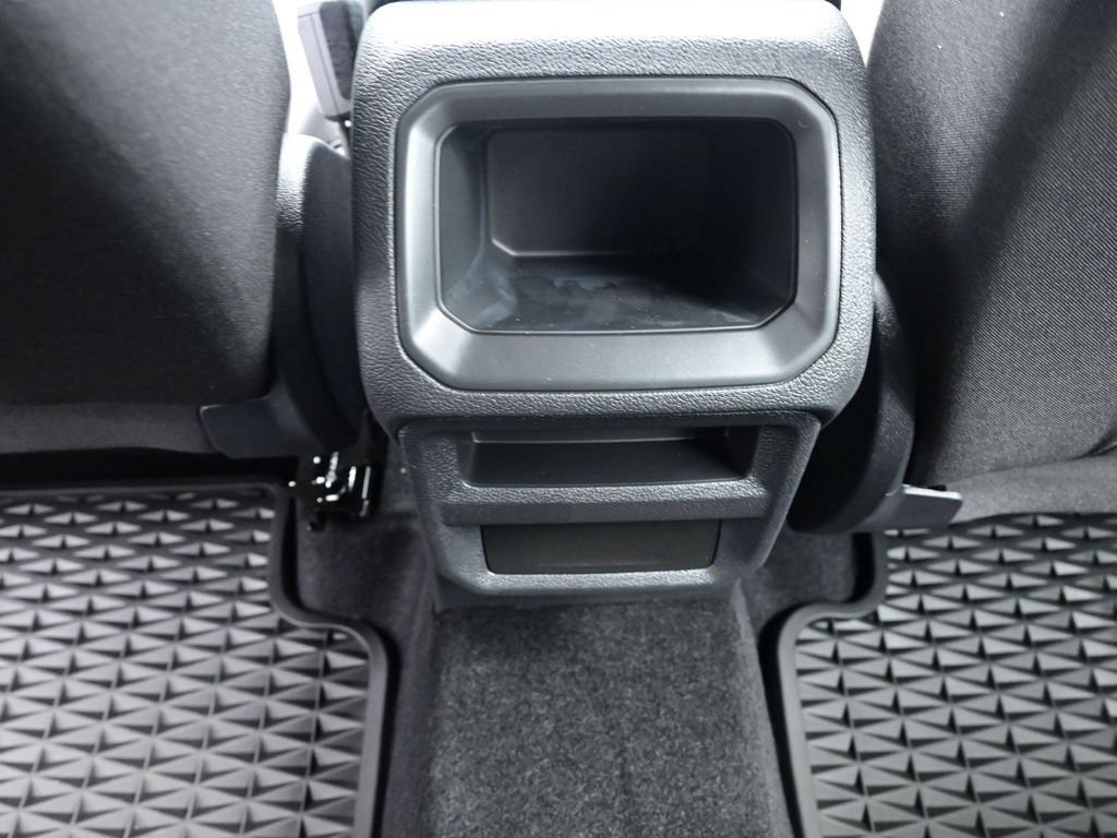 Used 2025 Volkswagen Taos SE FWD image 22