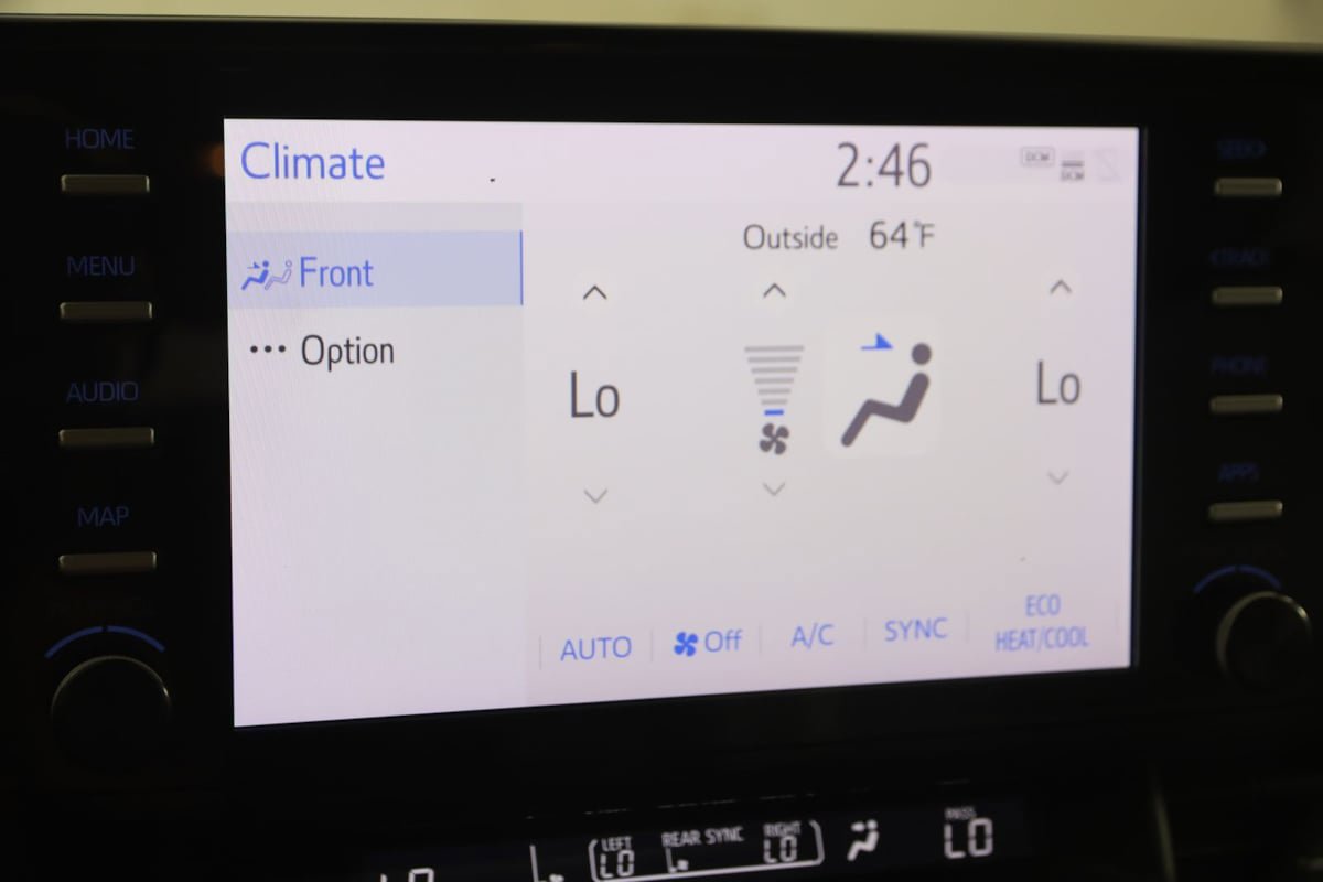 Used 2021 Toyota Sienna XLE FWD image 34