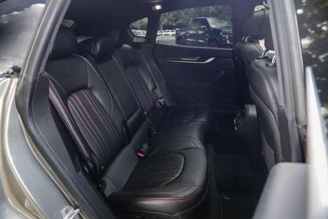 Used 2022 Maserati Levante GT AWD/4WD image 48