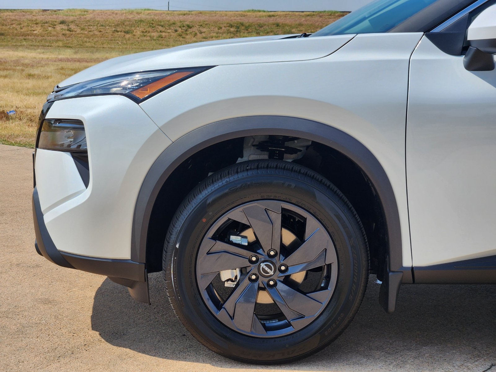 New 2026 Nissan Rogue SV FWD image 10