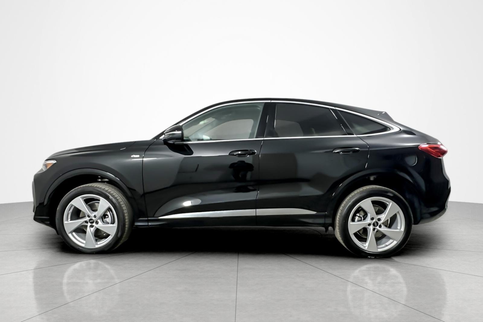 New 2026 Audi Q5 Premium Plus AWD/4WD image 3