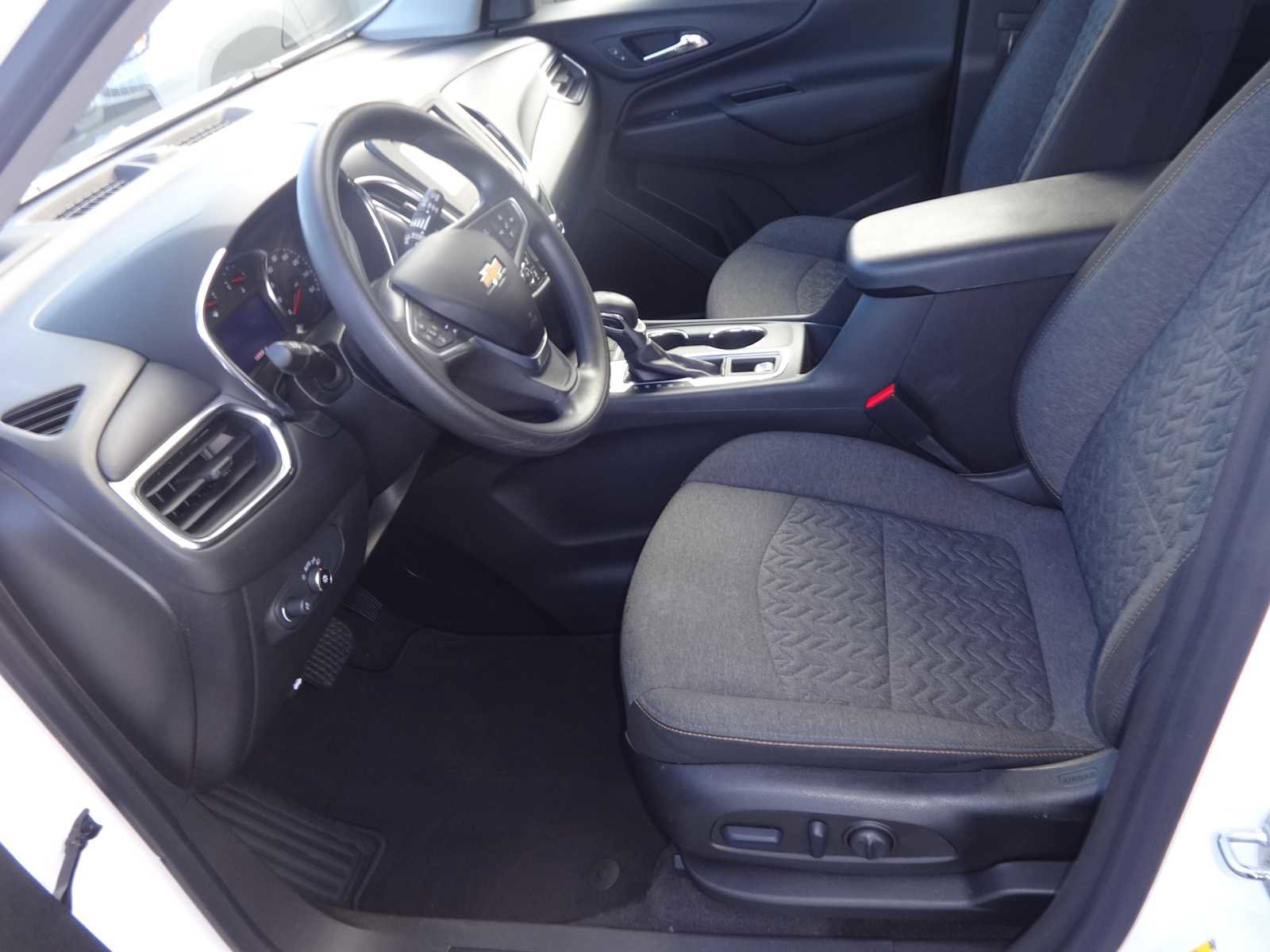 Used 2022 Chevrolet Equinox LT image 13