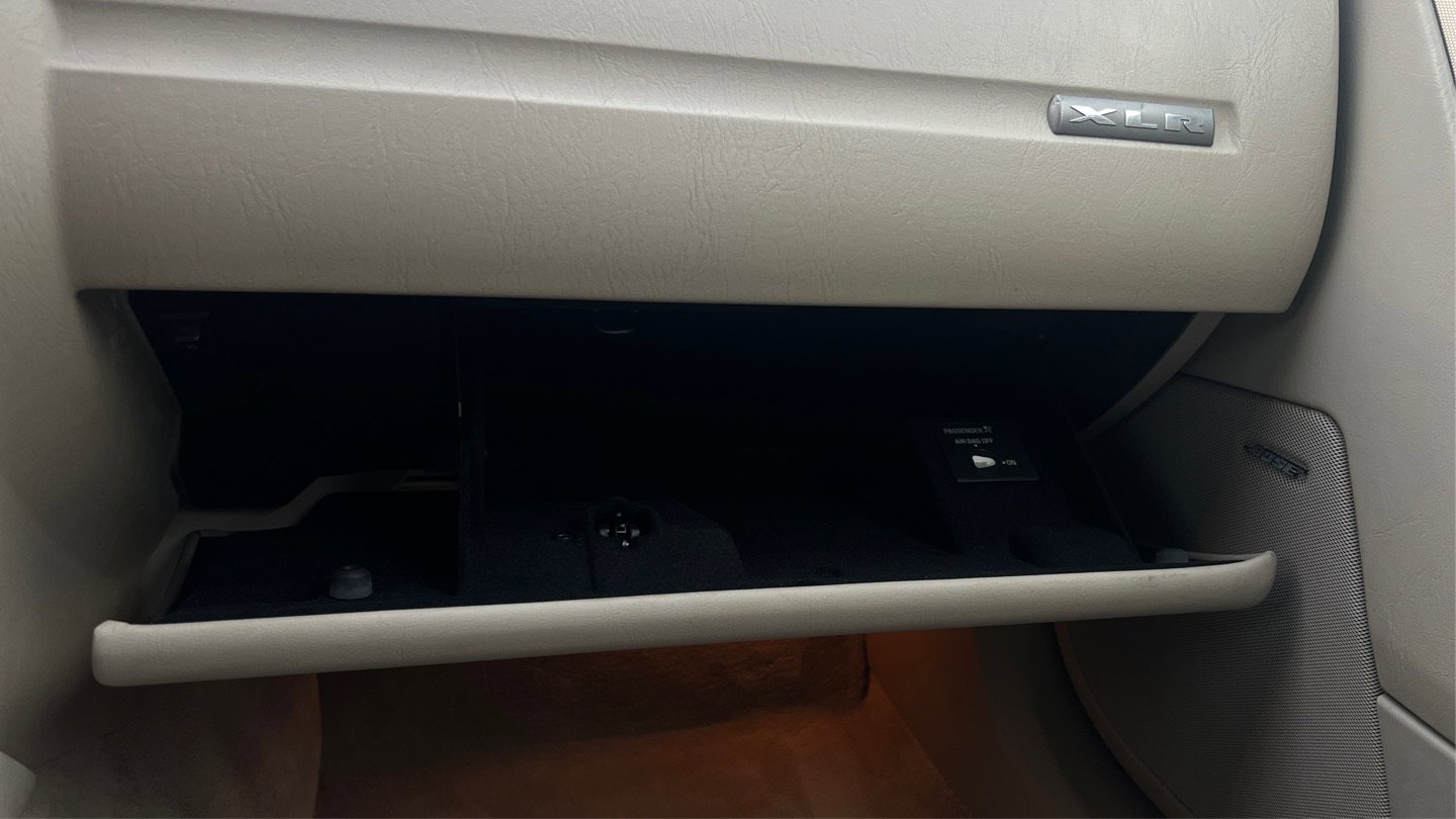 Used 2005 Cadillac XLR RWD image 38