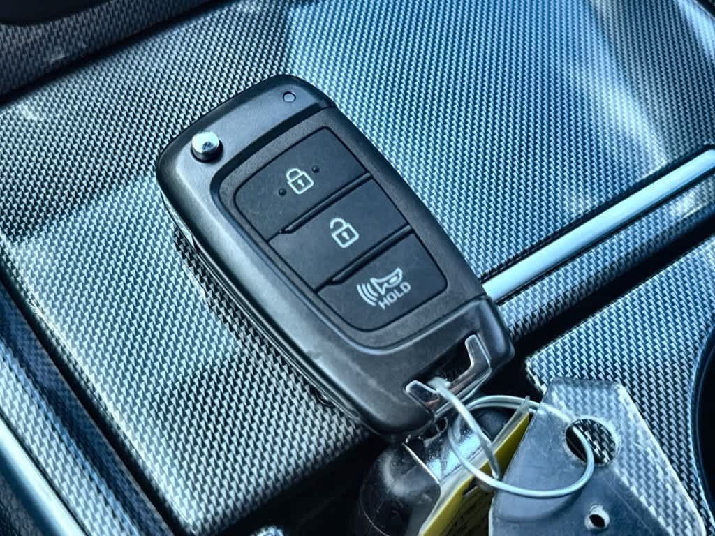 Used 2023 Hyundai Santa Fe SE FWD image 28