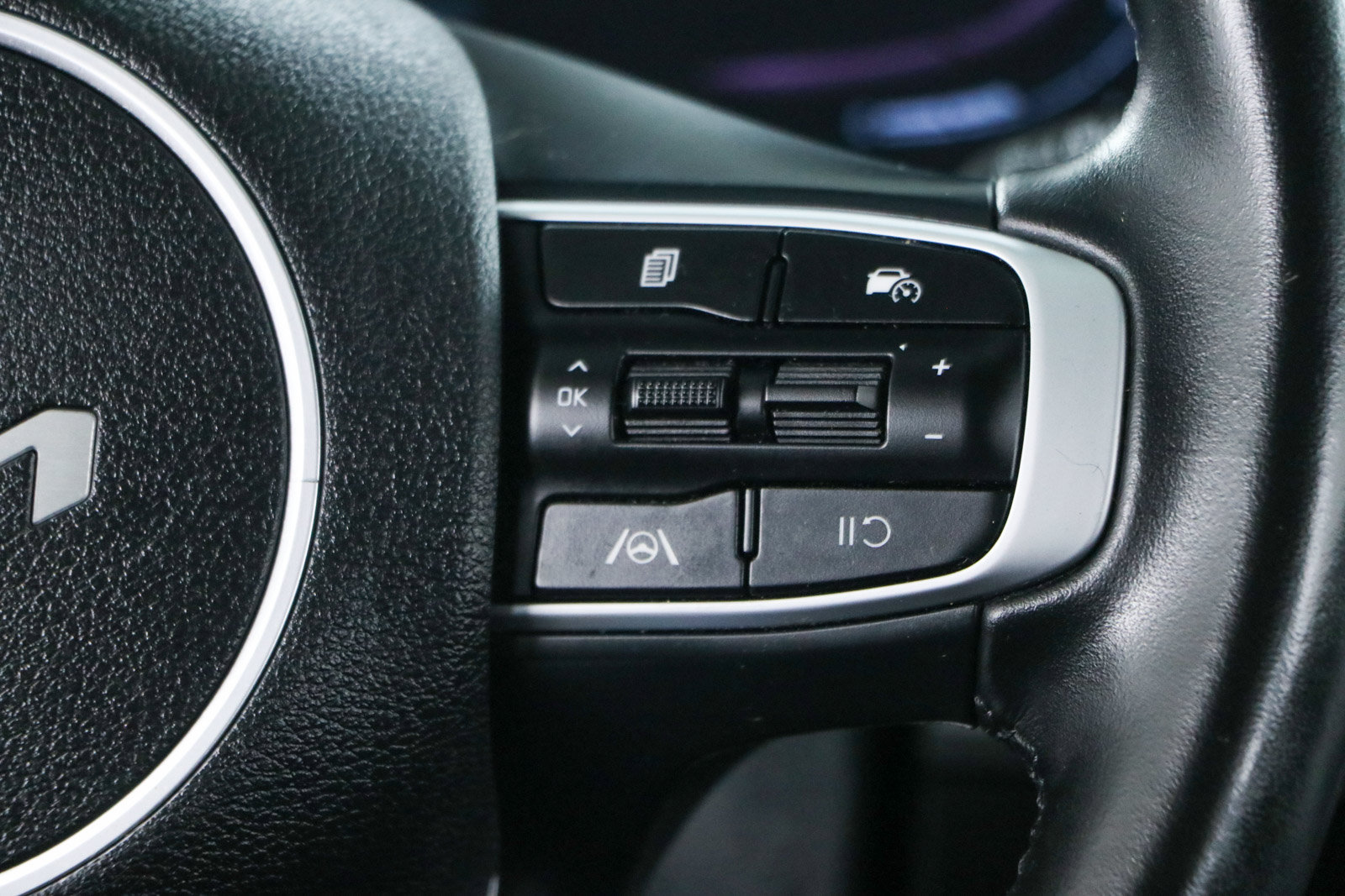 Used 2023 Kia Sportage EX FWD image 14