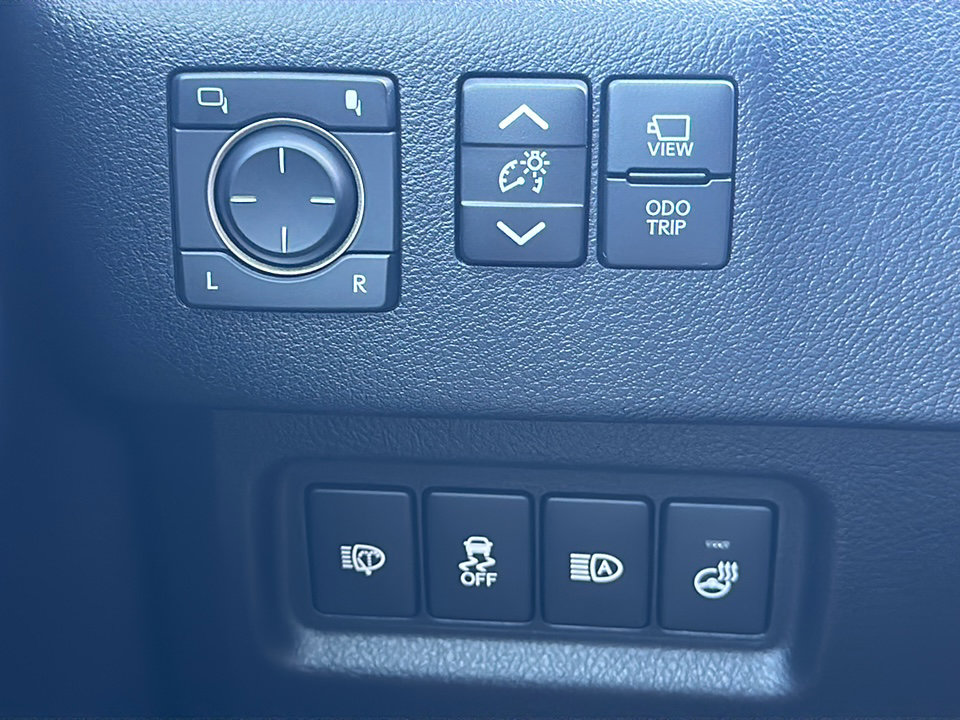 Used 2023 Lexus GX 460 Luxury w/ Accessory Package image 40