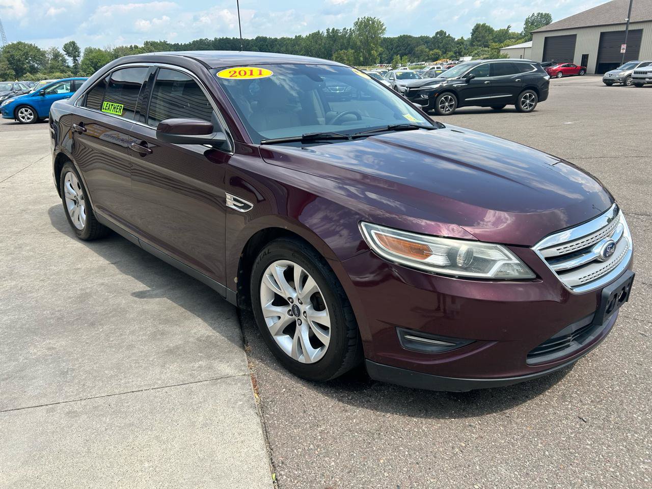 Used 2011 Ford Taurus SEL FWD image 3