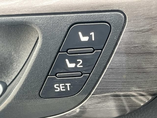 Used 2022 Toyota Highlander Platinum AWD/4WD image 33