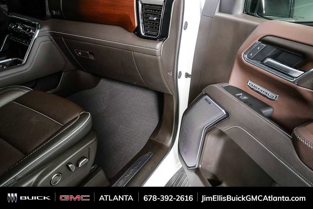 Used 2025 GMC Sierra 1500 Denali w/ Technology Package AWD/4WD image 26