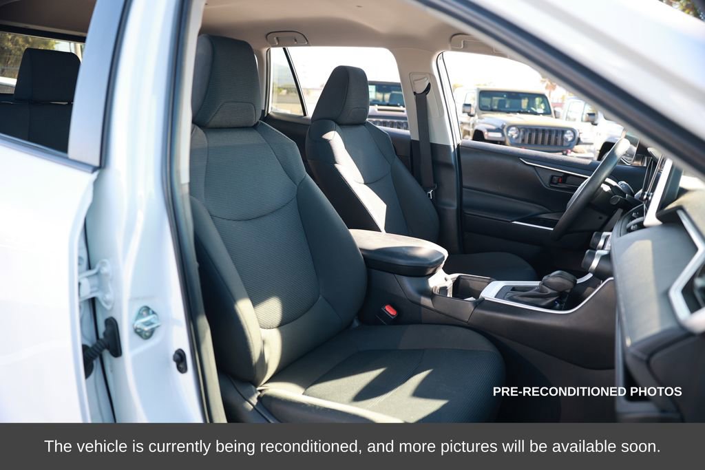 Used 2024 Toyota RAV4 LE image 15