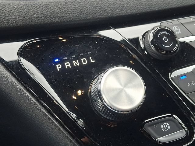 Used 2025 Chrysler Pacifica Select FWD image 14