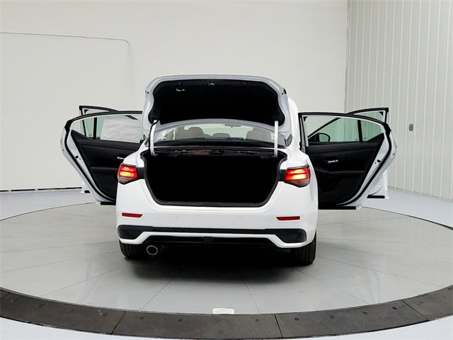 New 2025 Nissan Sentra SR w/ SR Premium Package image 14