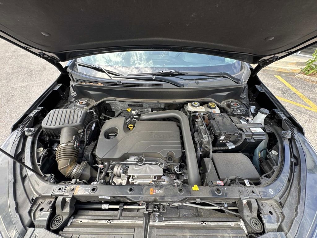 Used 2023 Chevrolet Equinox LS w/ LPO, Floor Liner Package FWD image 3