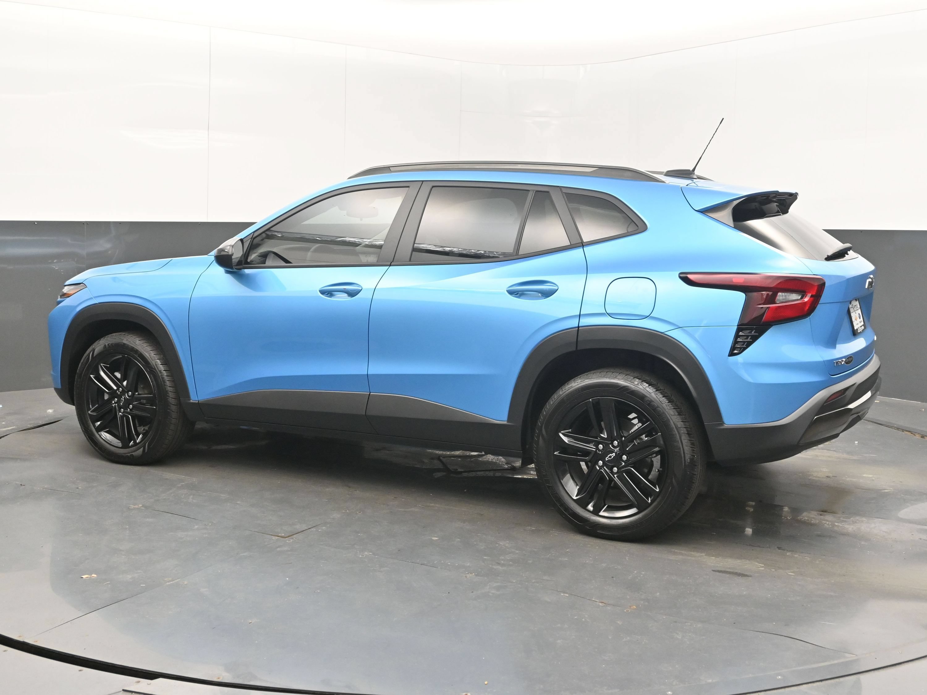 Used 2025 Chevrolet Trax ACTIV FWD image 7