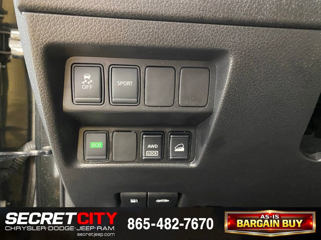 Used 2015 Nissan Rogue S image 14