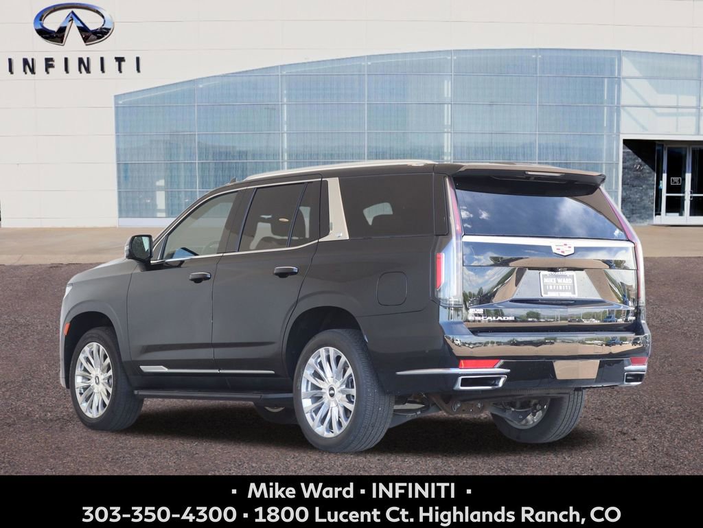 Used 2024 Cadillac Escalade Premium Luxury AWD/4WD image 3