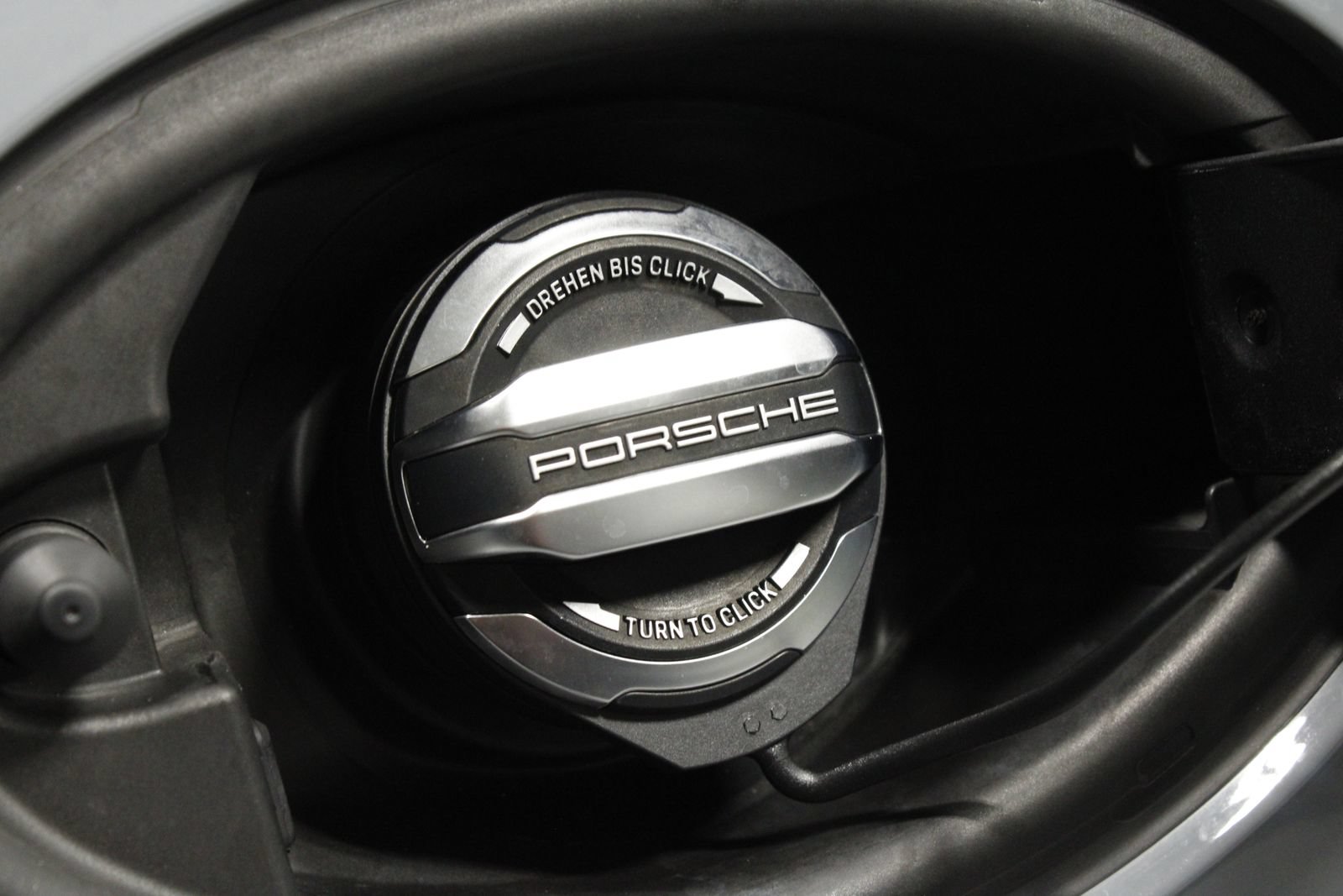 Certified 2024 Porsche 718 Boxster RWD image 34