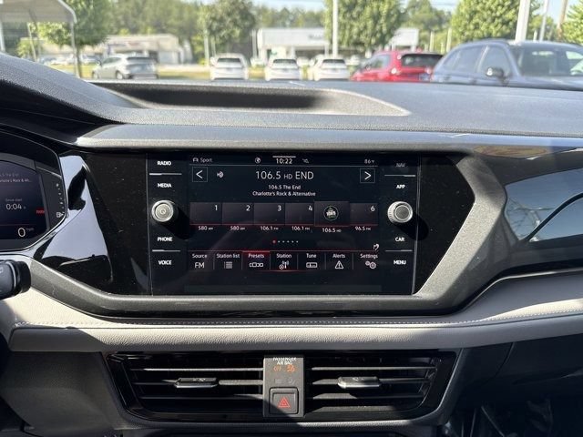 Used 2024 Volkswagen Taos SEL AWD/4WD image 13