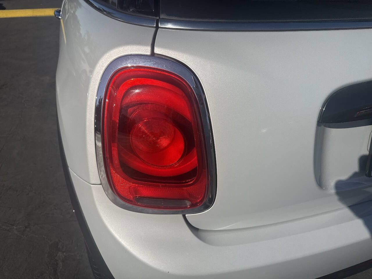 Used 2017 MINI Cooper 2-Door Hardtop image 23