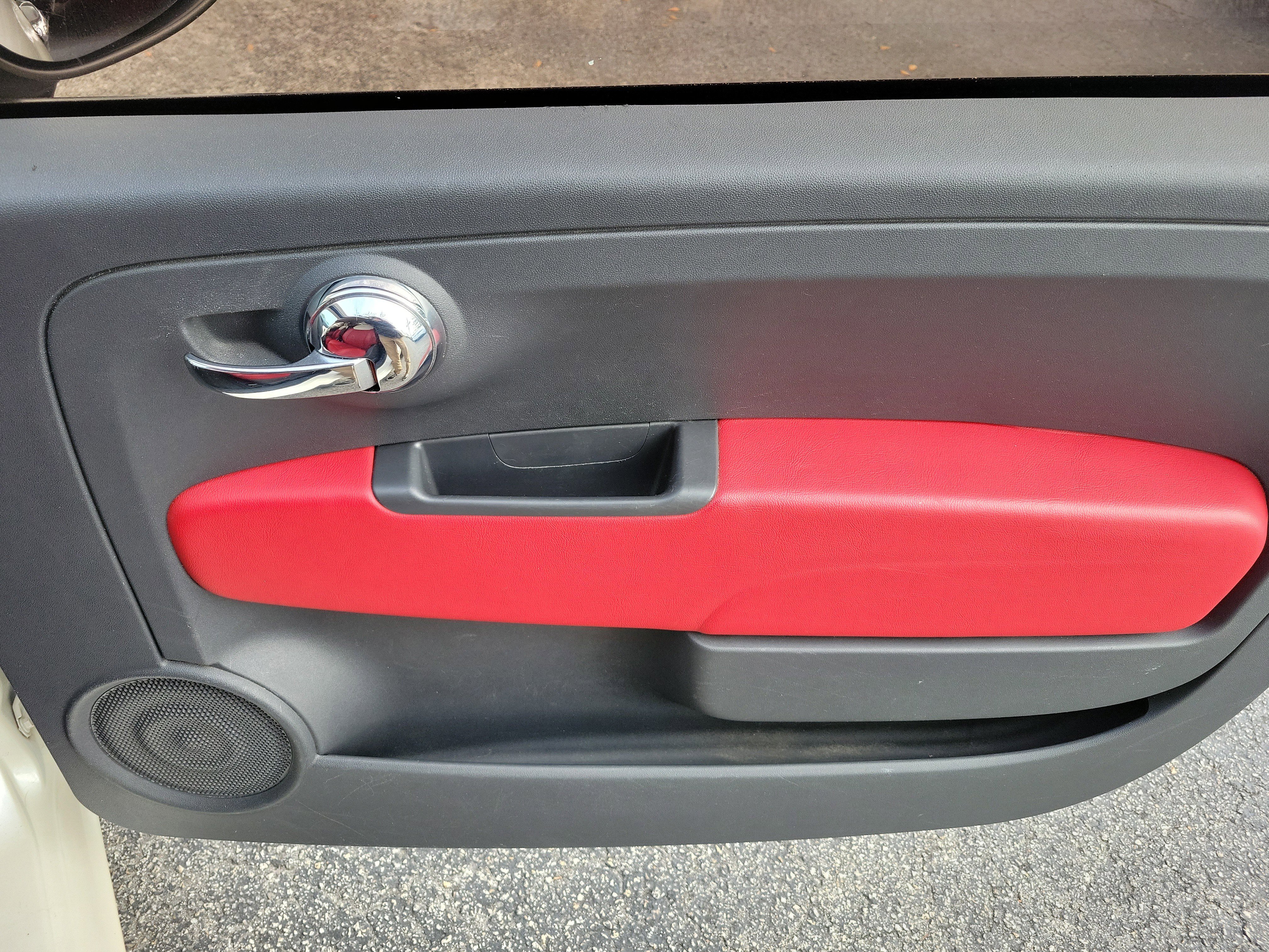 Used 2015 FIAT 500 Lounge w/ Luxury Leather Package image 9