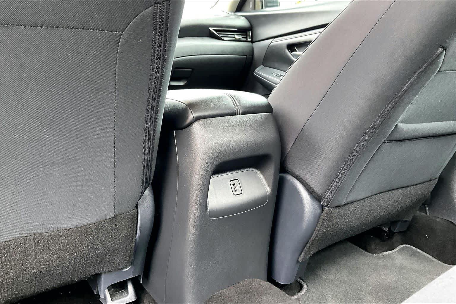 Used 2024 Nissan Sentra SV FWD image 36