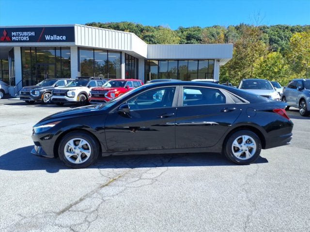 Used 2023 Hyundai Elantra SE FWD image 9