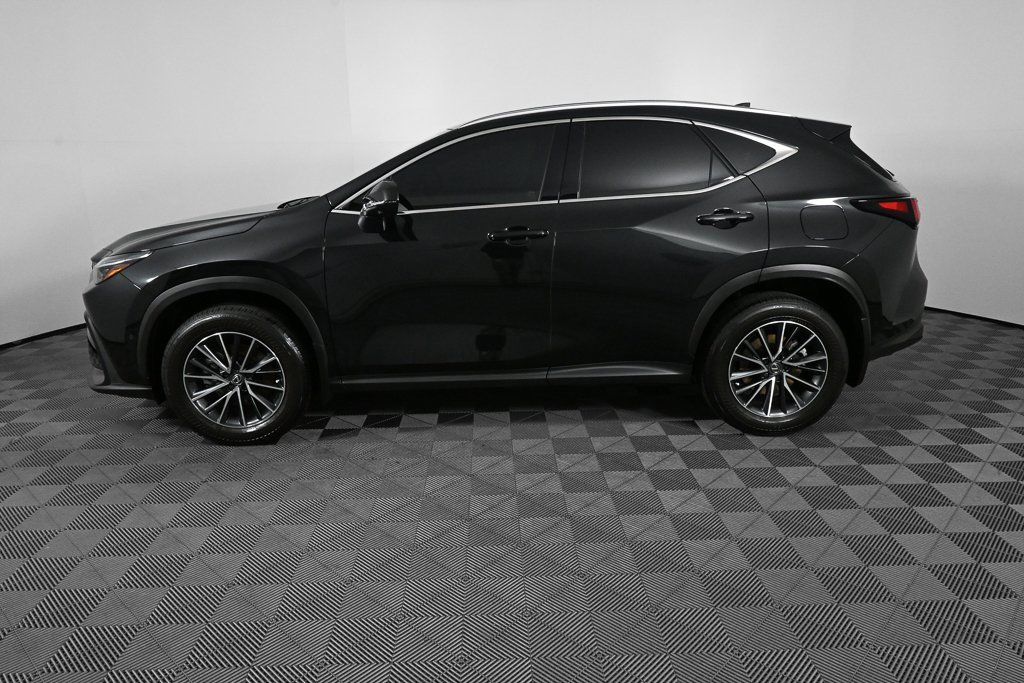 Used 2025 Lexus NX 300h AWD w/ Luxury Package image 3