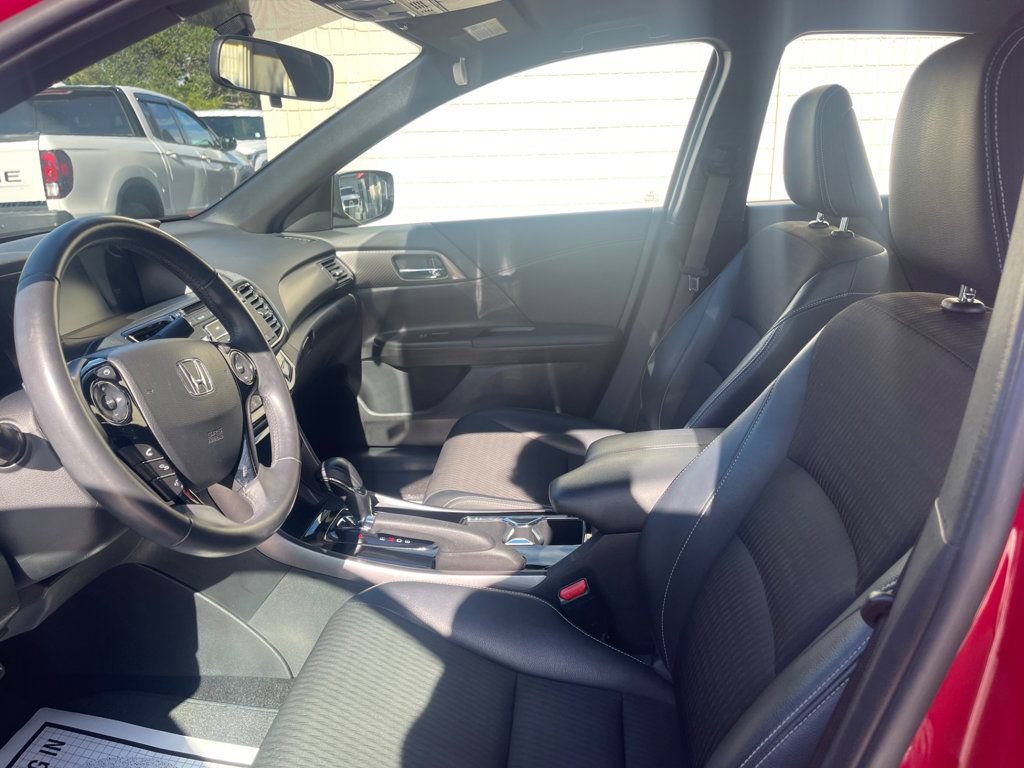 Used 2017 Honda Accord Sport image 10