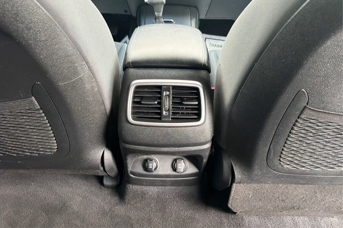 Used 2020 Kia Sorento AWD V6 image 19