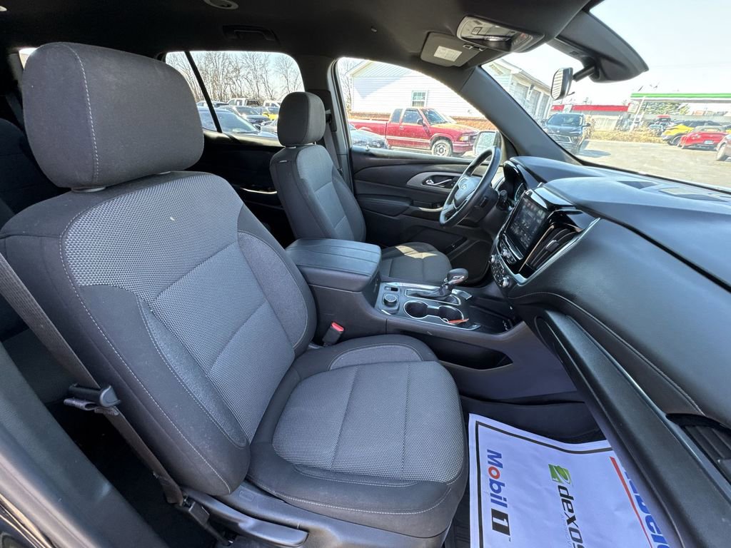Used 2023 Chevrolet Traverse LT image 25