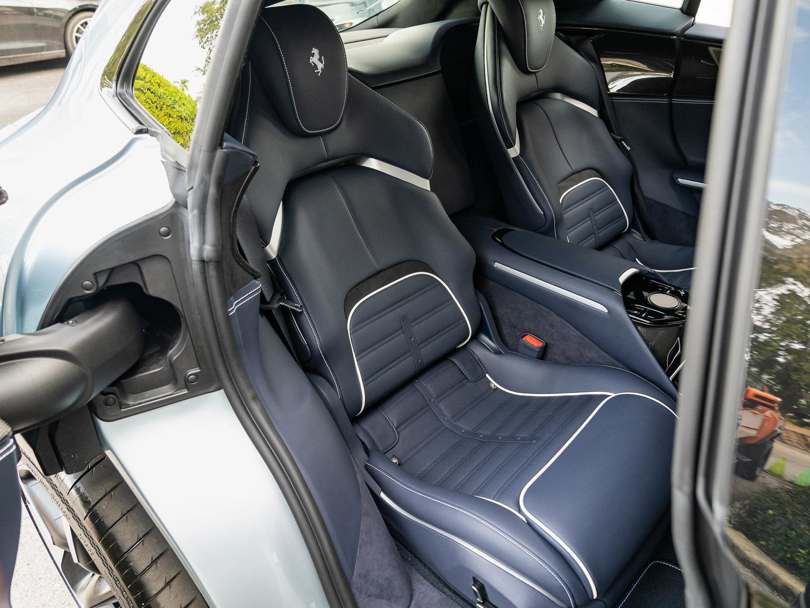 Used 2025 Ferrari Purosangue image 6