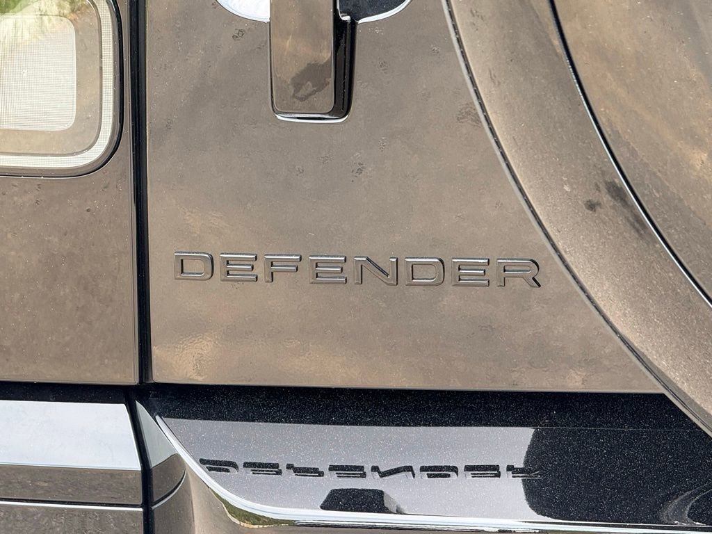 New 2026 Land Rover Defender 130 V8 AWD/4WD image 39