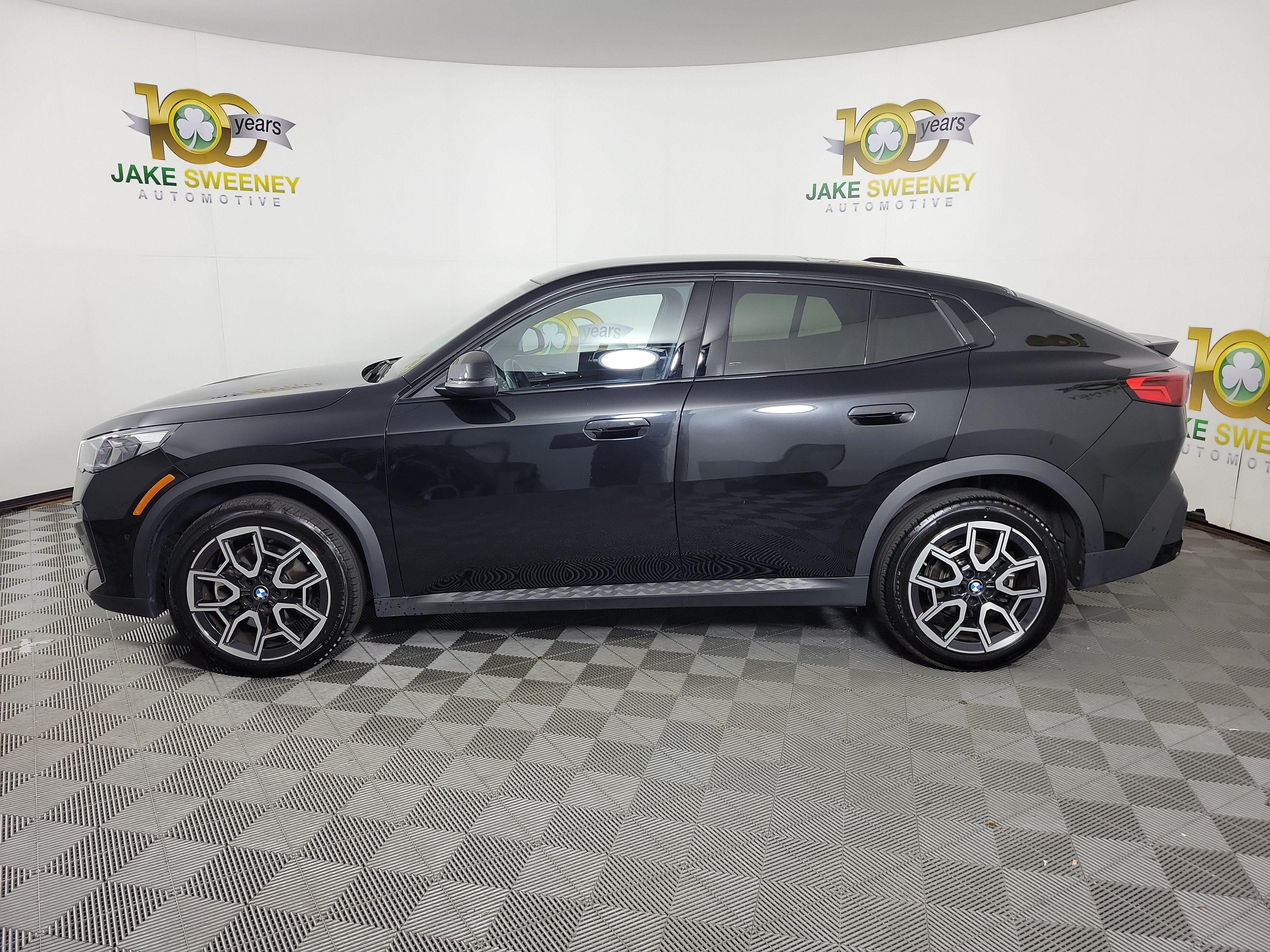 Used 2026 BMW X2 xDrive28i AWD/4WD image 4