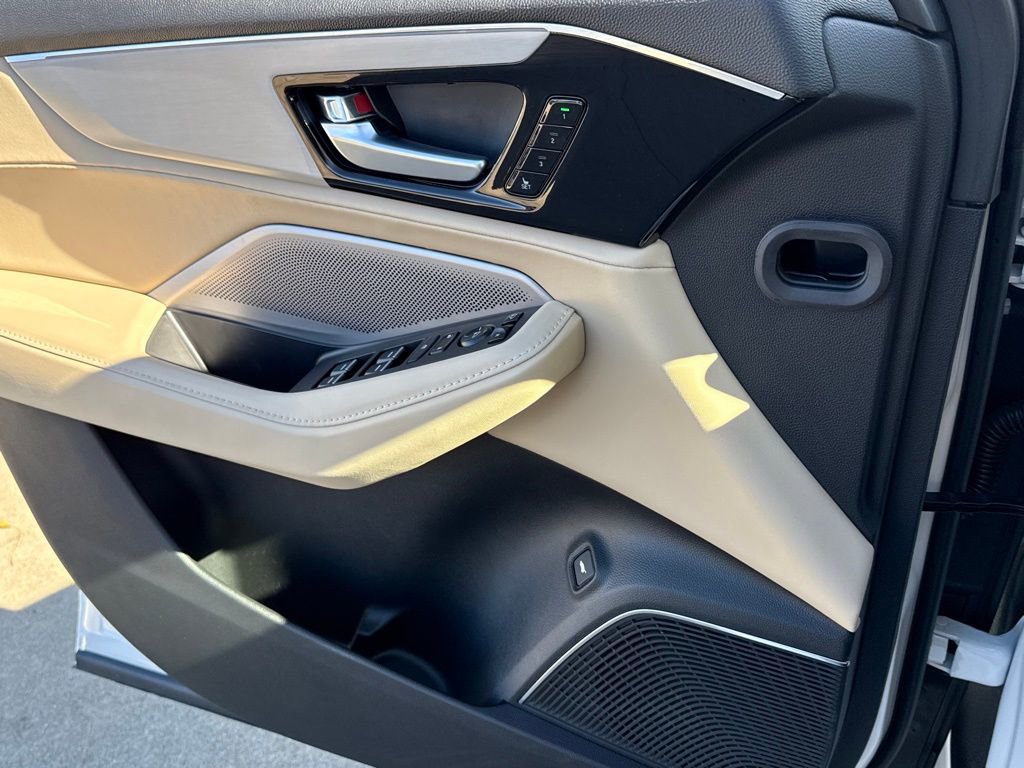 Certified 2025 Acura MDX w/ Technology Package image 36