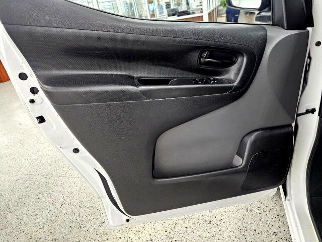 Used 2018 Chevrolet City Express LT image 24