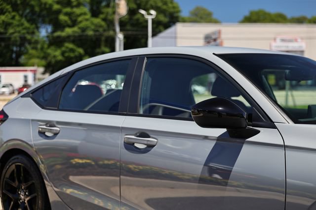 Used 2025 Honda Civic Sport image 11