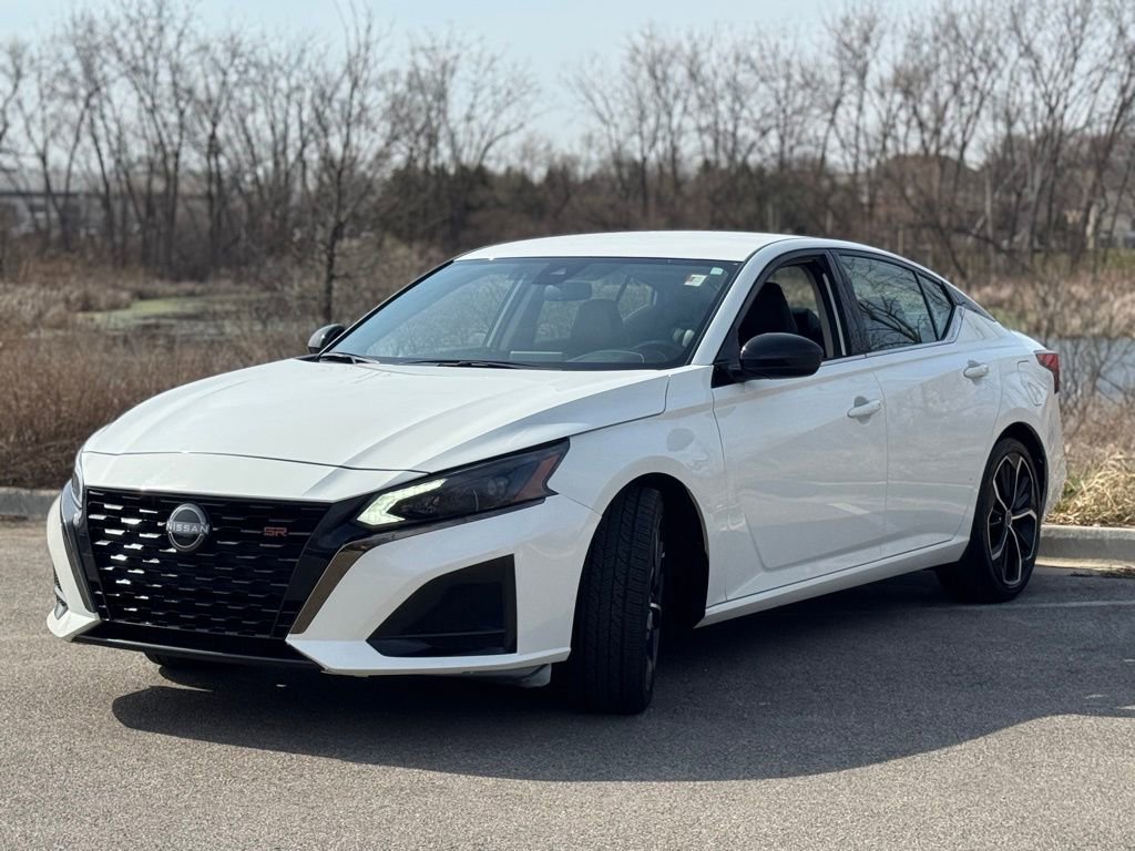 Certified 2024 Nissan Altima 2.5 SR FWD image 3
