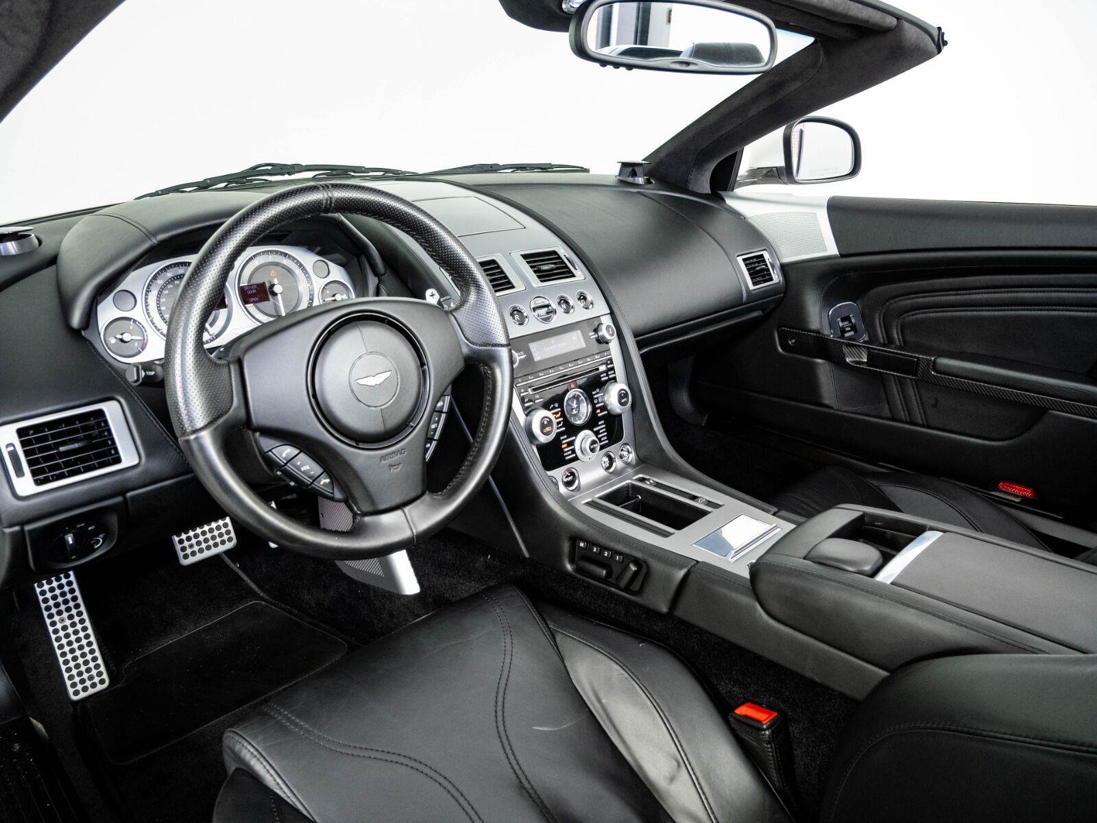 Used 2011 Aston Martin DBS Volante RWD image 4