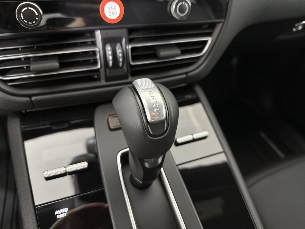 New 2026 Porsche Macan AWD/4WD image 33