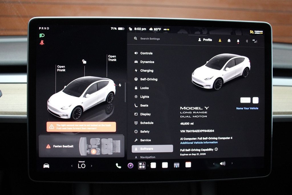 Used 2023 Tesla Model Y Long Range AWD/4WD image 23