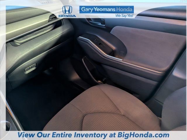 Used 2022 Toyota Highlander L FWD image 17