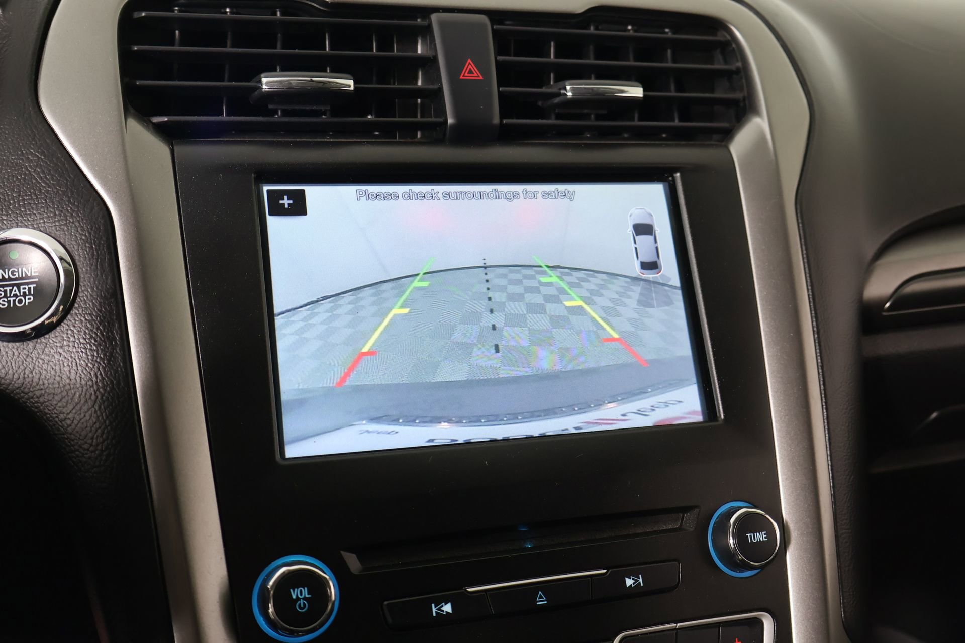 Used 2017 Ford Fusion SE w/ Equipment Group 201A FWD image 6