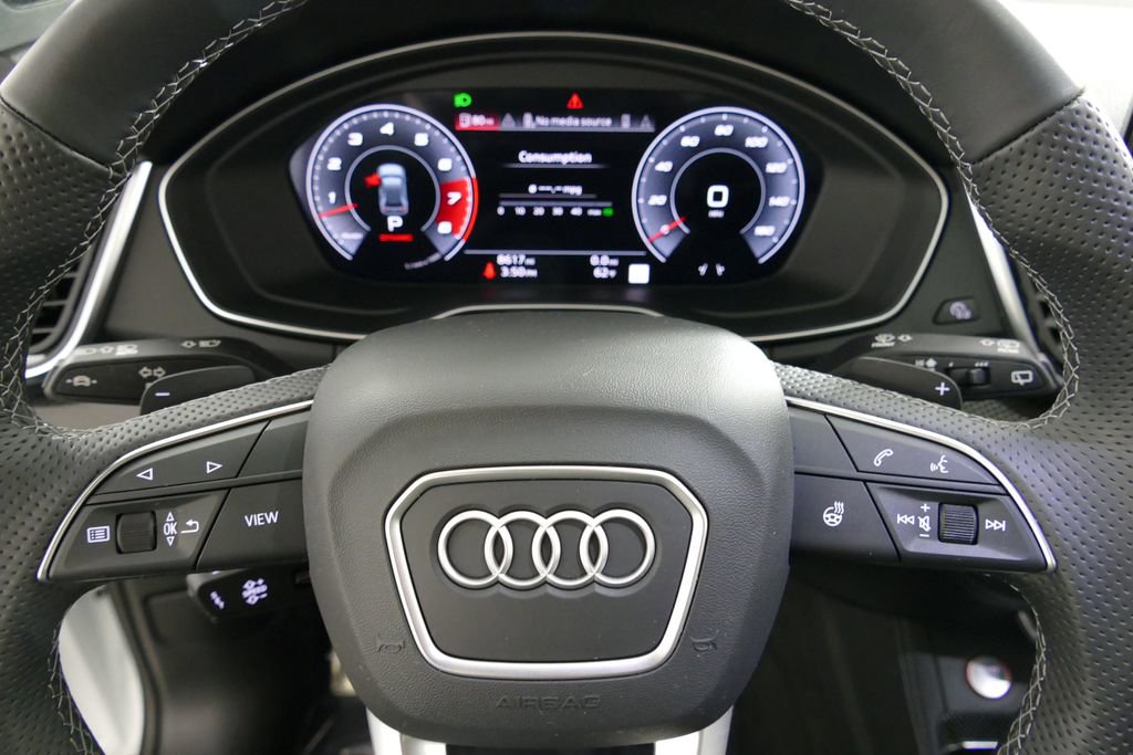Used 2025 Audi SQ5 Premium Plus w/ Premium Plus Package image 18