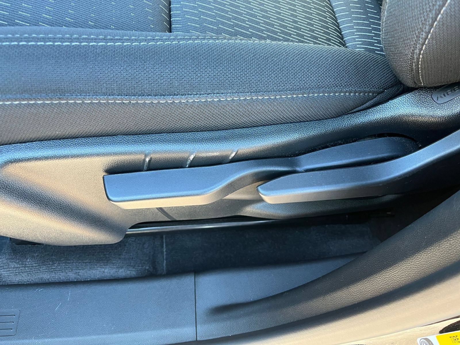 Used 2025 Chevrolet Equinox LT FWD image 21