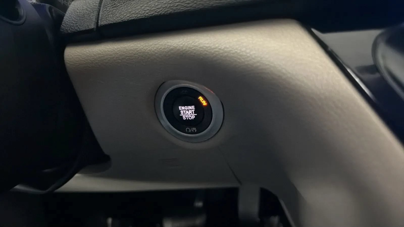 Used 2020 Chrysler Pacifica Touring-L FWD image 15